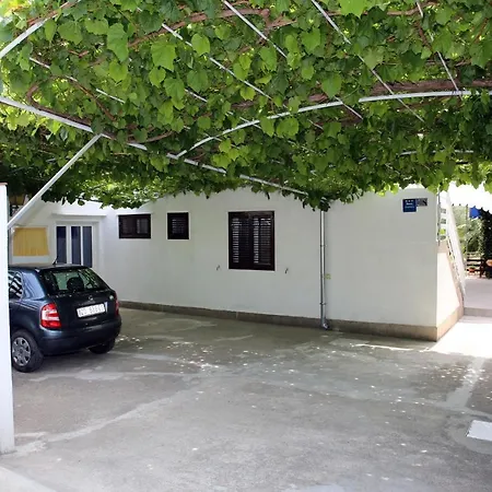Appartement Family Friendly Seaside - 928 Vodice
