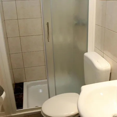 Family Friendly Seaside - 928 *