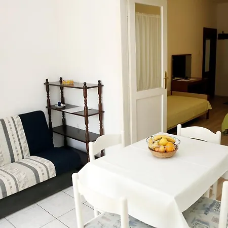 Family Friendly Seaside - 928