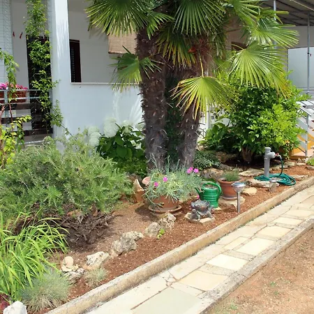 Family Friendly Seaside - 928 Vodice