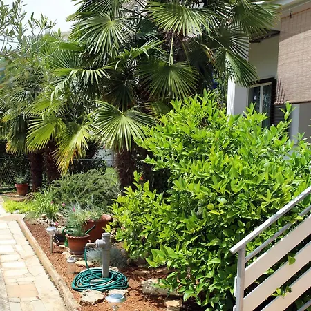 Family Friendly Seaside - 928 וודיצה
