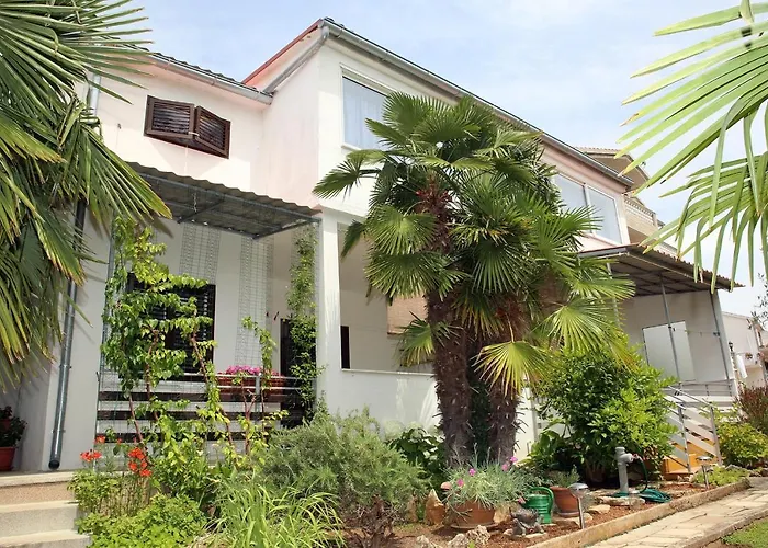 Family Friendly Seaside - 928