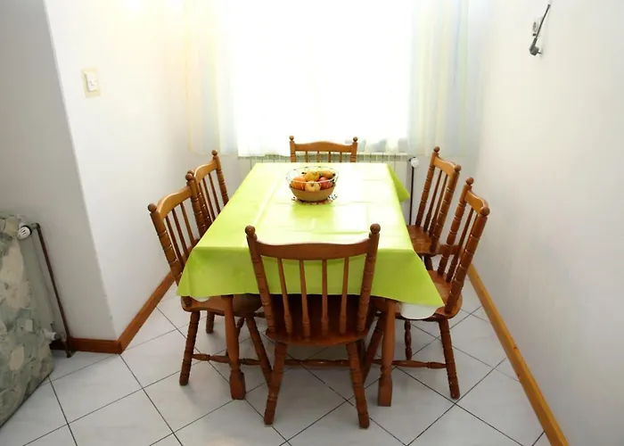 Family Friendly Seaside - 928 *