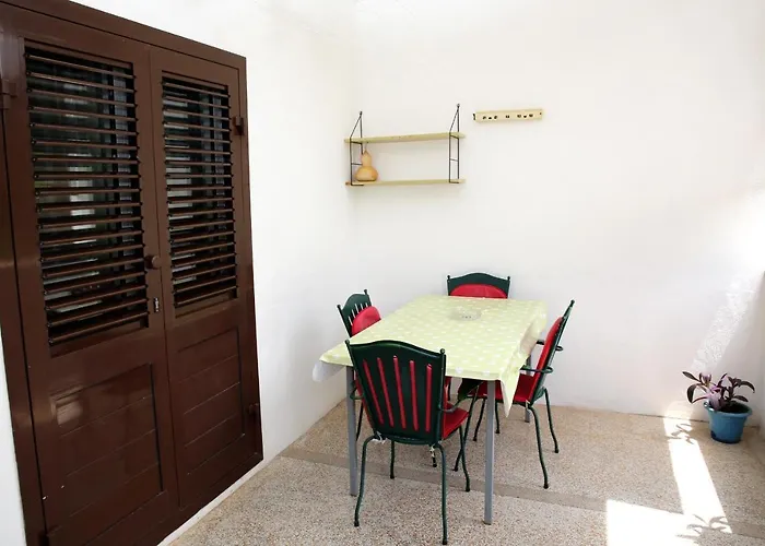 Family Friendly Seaside - 928 * ヴォディツェ