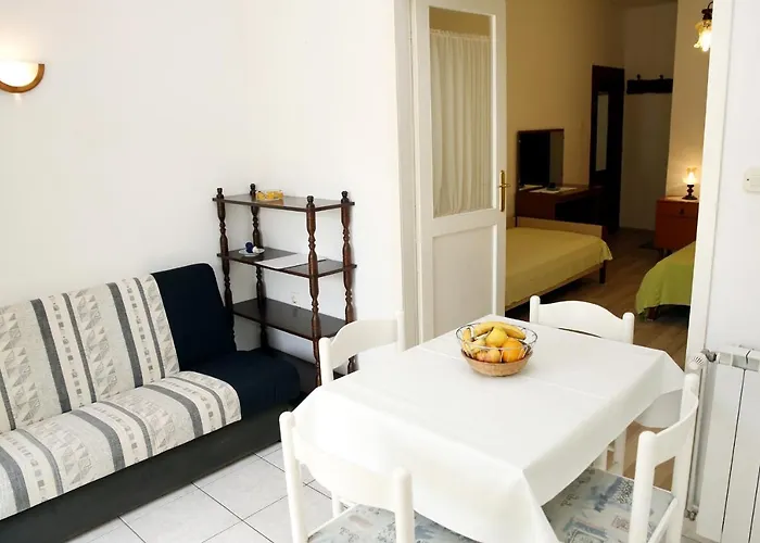 Family Friendly Seaside - 928