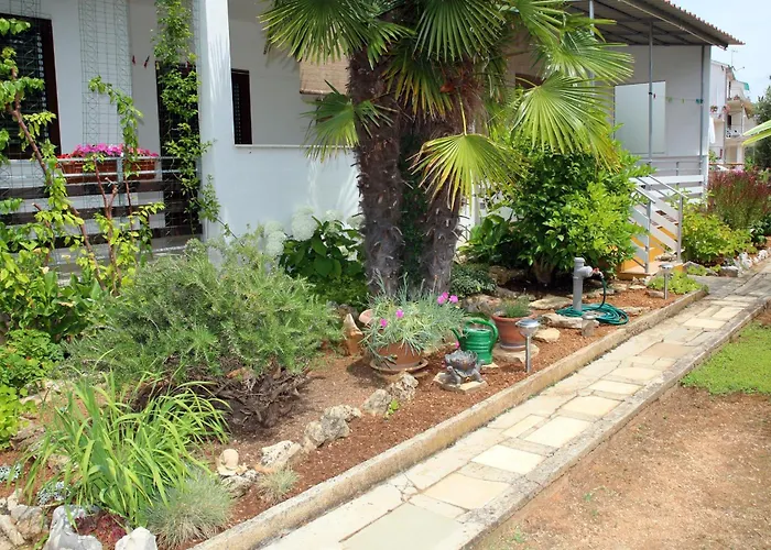 Family Friendly Seaside - 928 Vodice